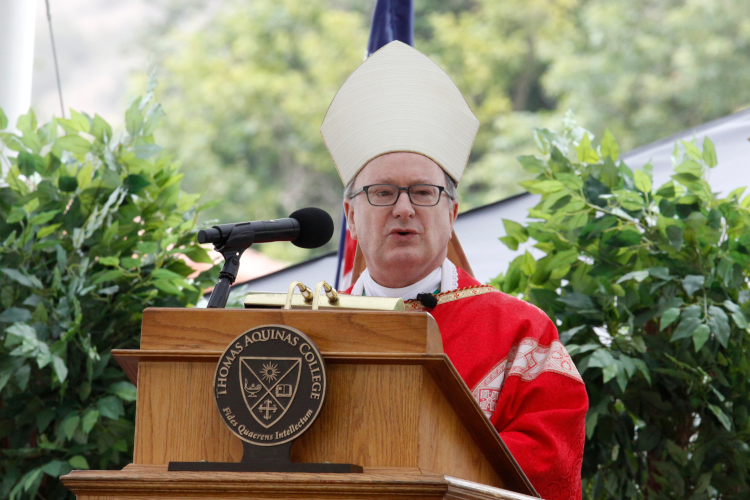 Bishop Barber delivers his homily.