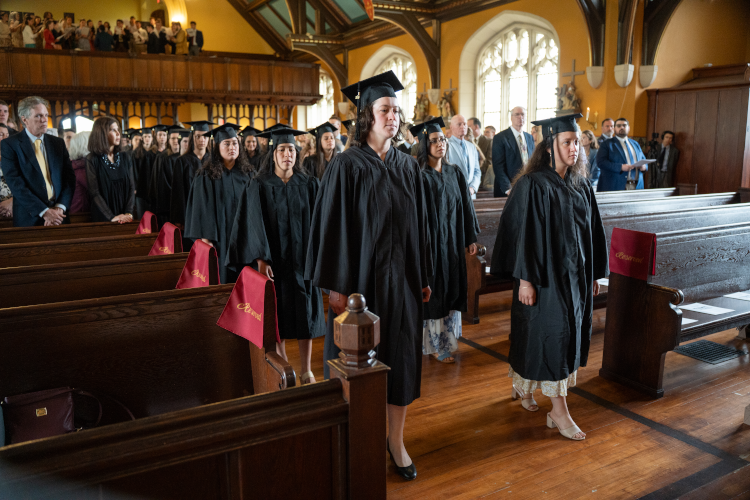 Seniors process into Mass