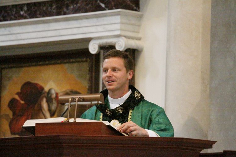 Fr. Masteller at his homecoming mass in 2021