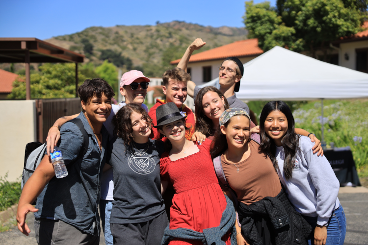 Students say goodbye