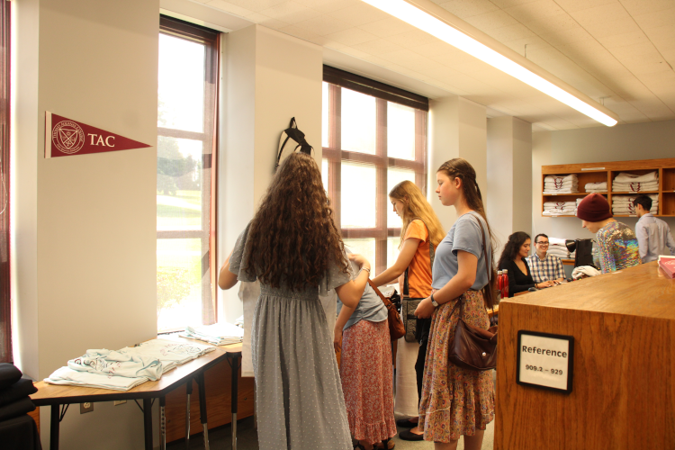 Students in TAC Bookstore