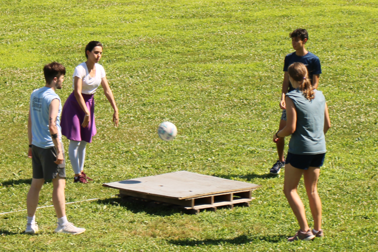 Spike ball