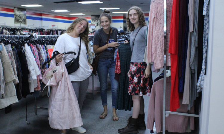 Students go thrift shopping