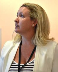 Jane Neumayr Nemcova (’98)