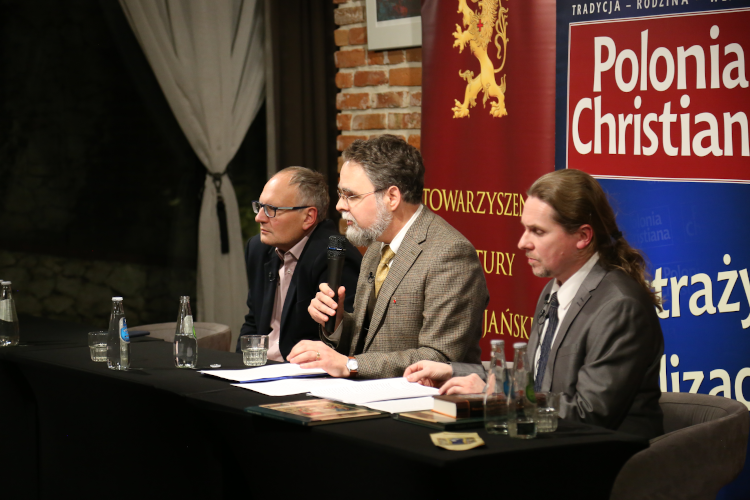 Dr. Kwasniewski participates in a panel discussion.