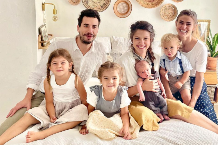 The Verso L’alto family: Hannah (Flanders) and Johnny Richard (both ’13), with their four children and sister Samantha Flanders (’15)