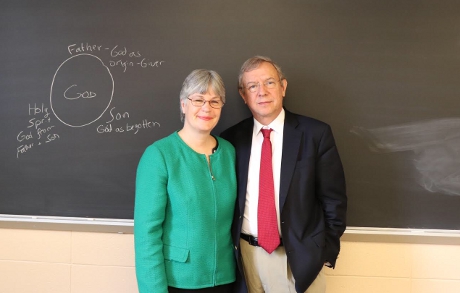 Drs. Susan (Burnham ’78) and Michael Waldstein (’77) photo: Monica Torreblanca, The Troubador