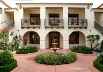 California Residence Halls Open for Freshmen | Thomas Aquinas College