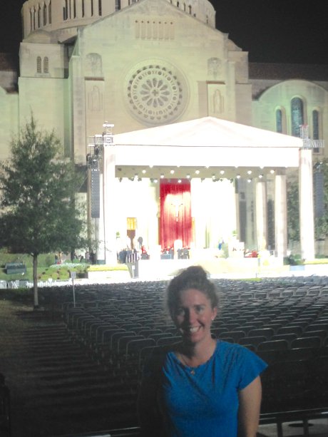 Kathleen Sullivan (’06) at the Basilica of the National Shri