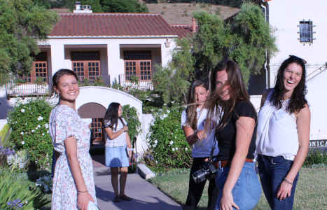  Maggie Dillon (CA’21) with students on the California High 