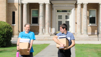 Students arrive on the New England campus