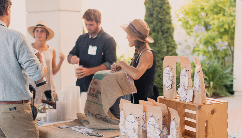 Alumni try the Verso L'Alto coffee