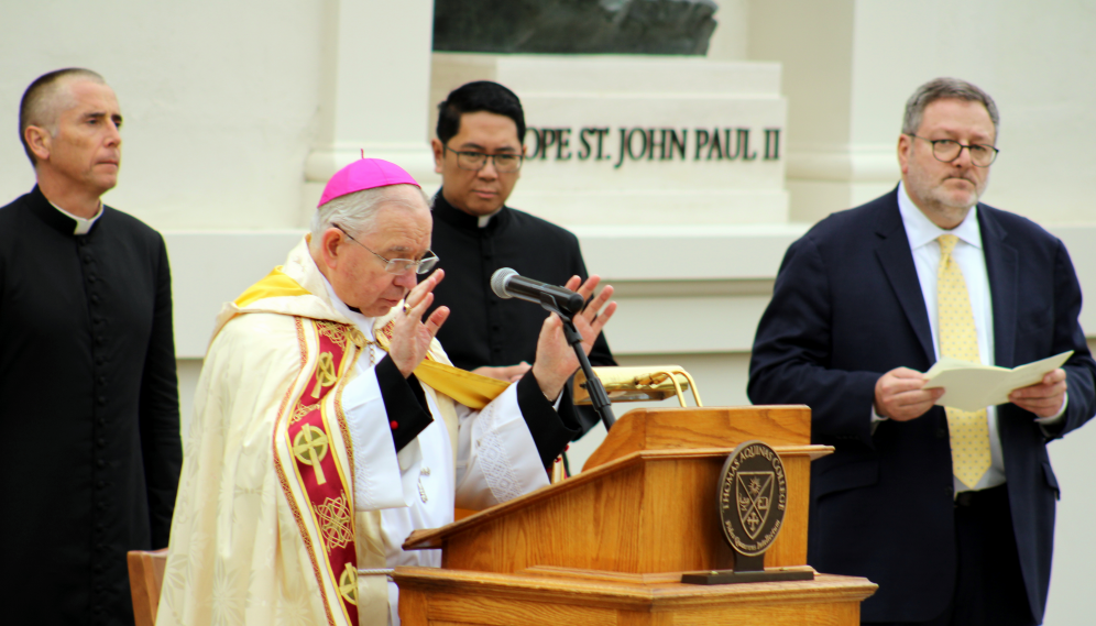 The Archbishop performs the blessing