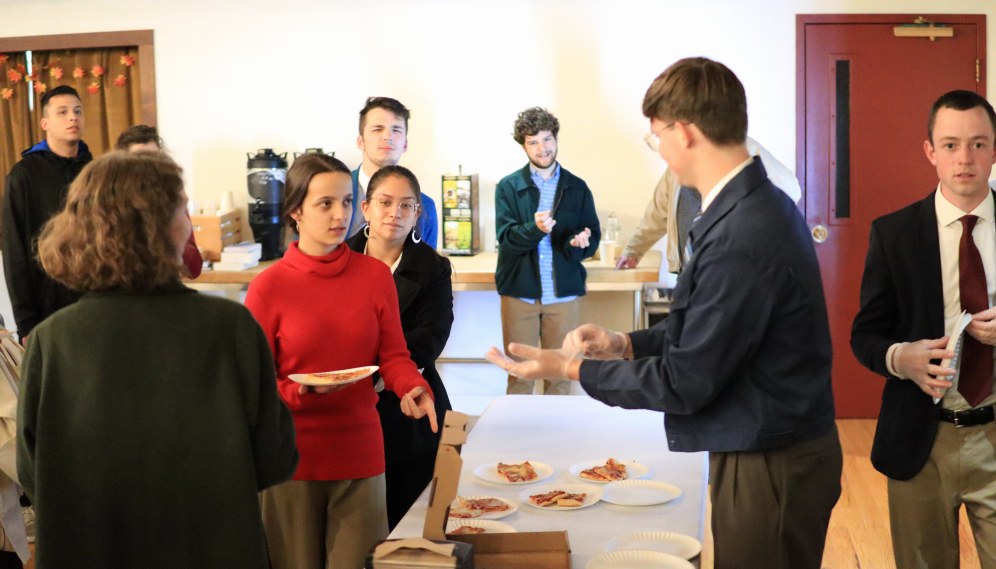 Another student gets pizza