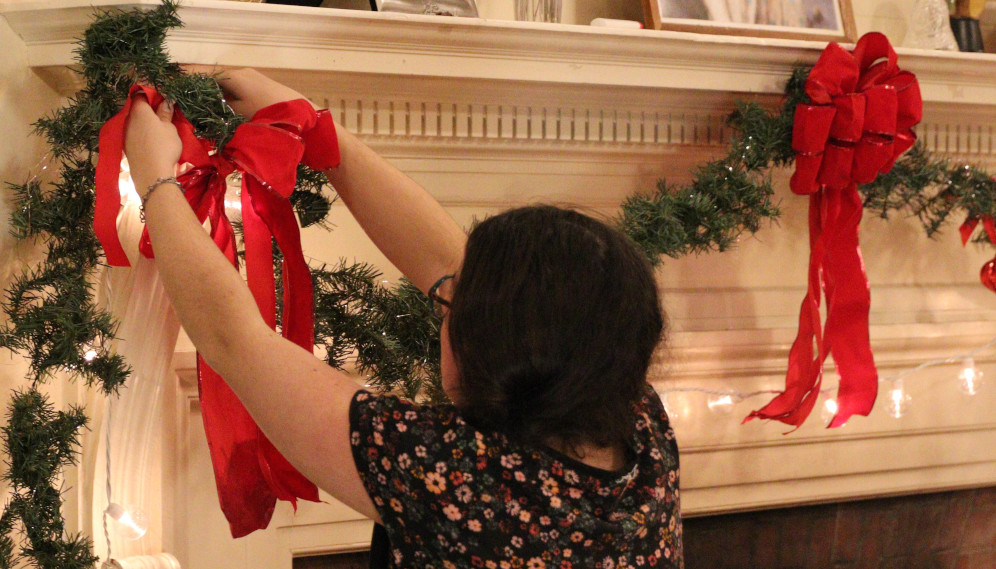 putting up the garlands