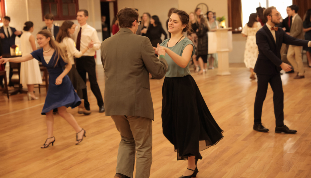 Sophomores Host Clue-Themed Dance