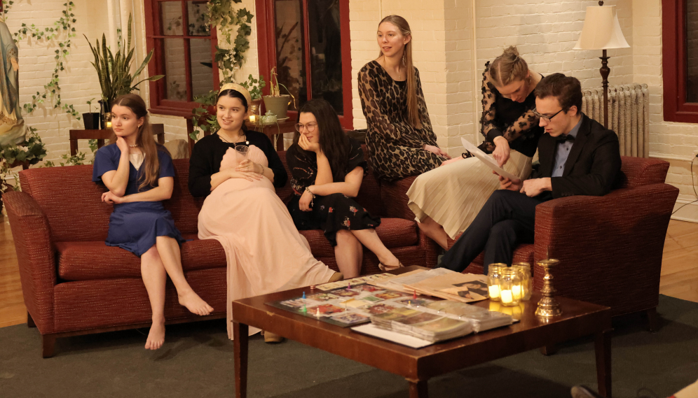Sophomores Host Clue-Themed Dance