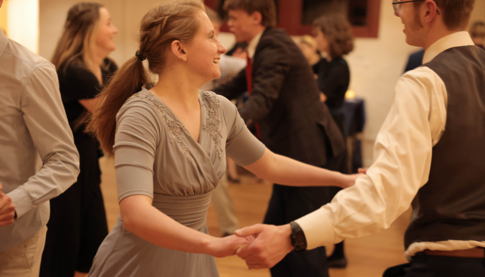 Sophomores Host Clue-Themed Dance