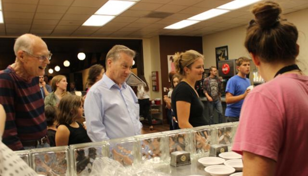 Alumni-Parent Day 2016 Ice Cream Social