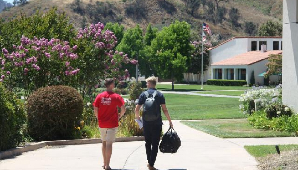 Students arrive for the 2018 High School Summer Program