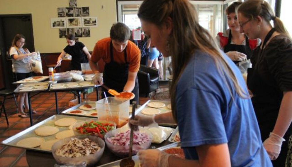 Pizza-Making 2016