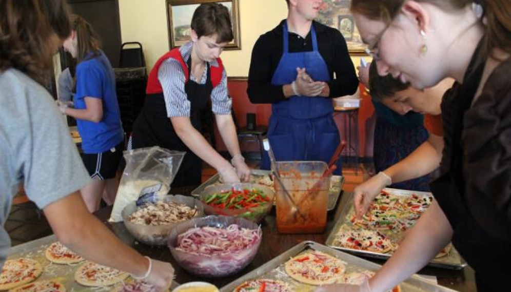 Pizza-Making 2016