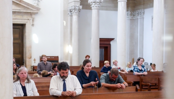 Students pray