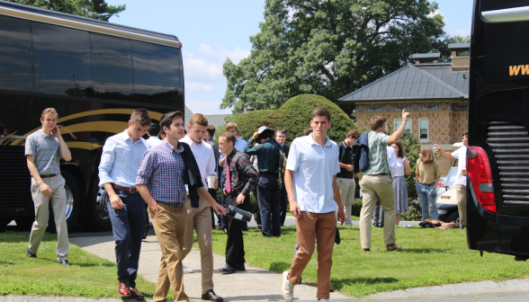 Students prepart to depart campus