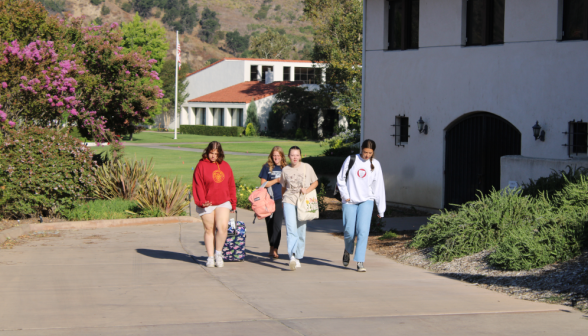 Students say goodbye