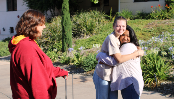 Students say goodbye