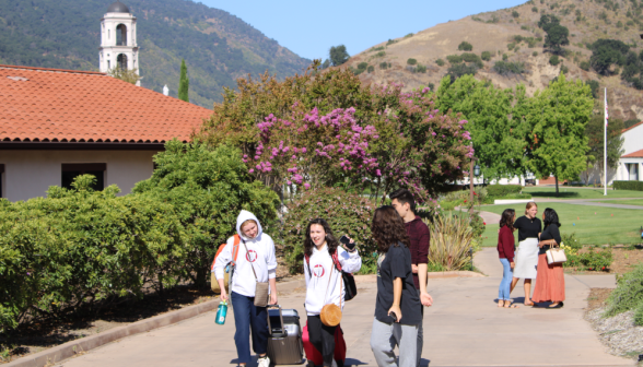 Students say goodbye