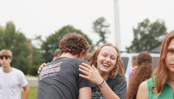 Students say goodbye