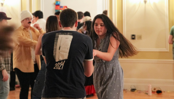 Student couples dancing