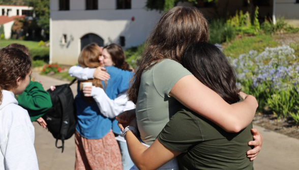 Students say goodbye