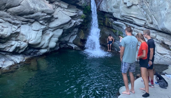 Students hike the Punch Bowls