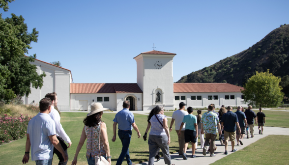 Freshmen arrive on campus