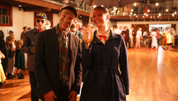 Bert and Mary Poppins (Matthew Duchow '25 and Mary Wassel '25, respectively)