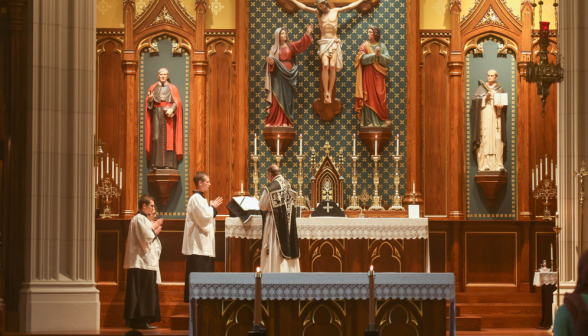 Fr. Markey reads the gospel