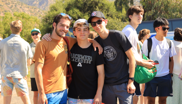 Students go to beach