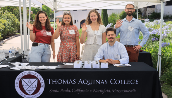 Summer Progam students on the California campus