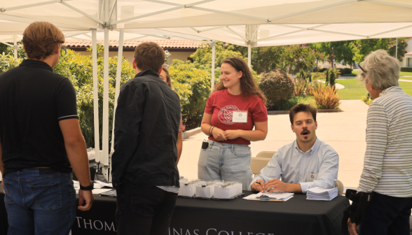 Summer Progam students on the California campus