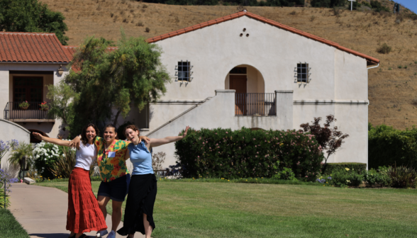 Summer Progam students on the California campus