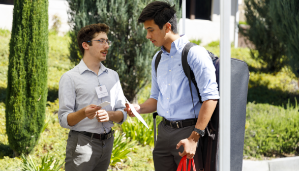 Freshmen arrive on campus