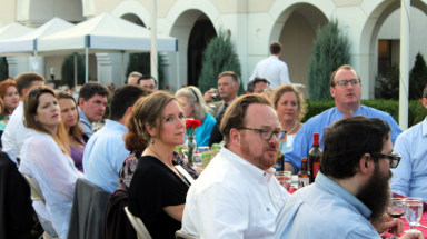 Alumni socializing at the College's Annual Alumni Dinner