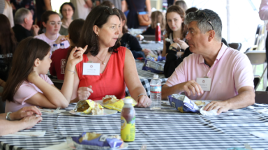 Alumni gather for lunch
