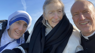 Mary Alice Isaacson with children Sr. Marcella (Maggie ’86), M.C., and Rev. James, S.J.C., (’88)