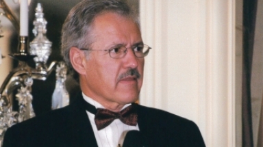 Alex Trebek at the 2000 Christmas Appreciation Dinner