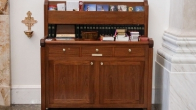 Chapel hutch