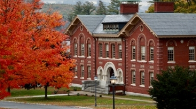 Fall foliage on the New England campus