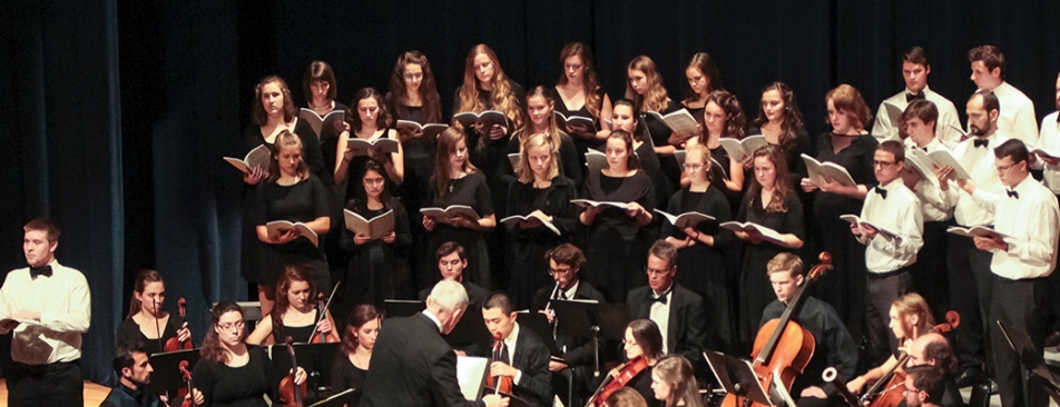 Thomas Aquinas College Choir on the California campus